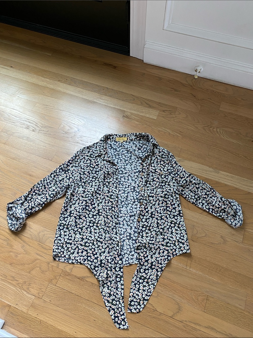 Love Notes M Black Floral Tie-Front Blouse